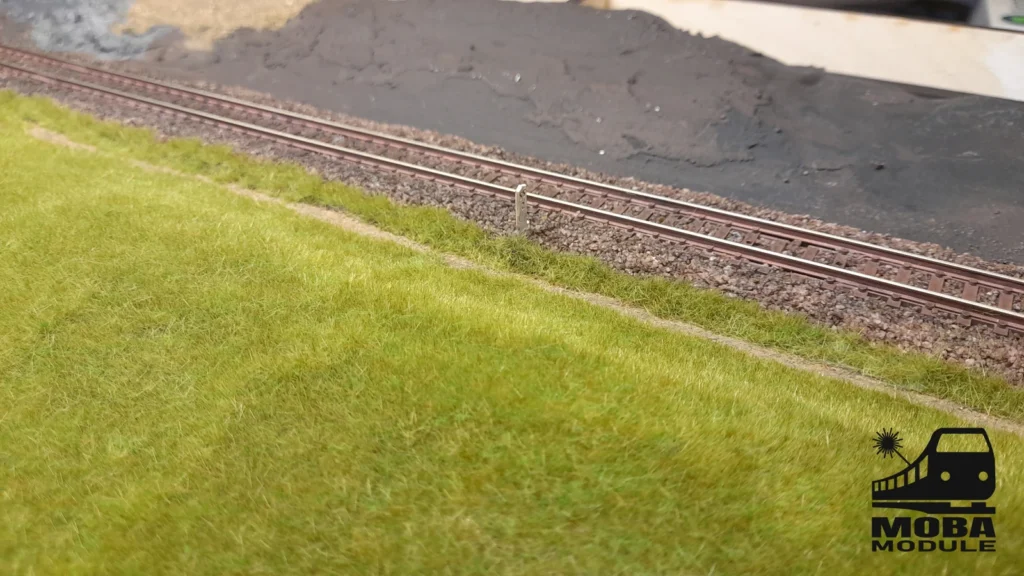 Modelleisenbahn Modul 01 Spur N Nummernstein Kilometerstein Montage Aufstellen an der Strecke MOBA Module